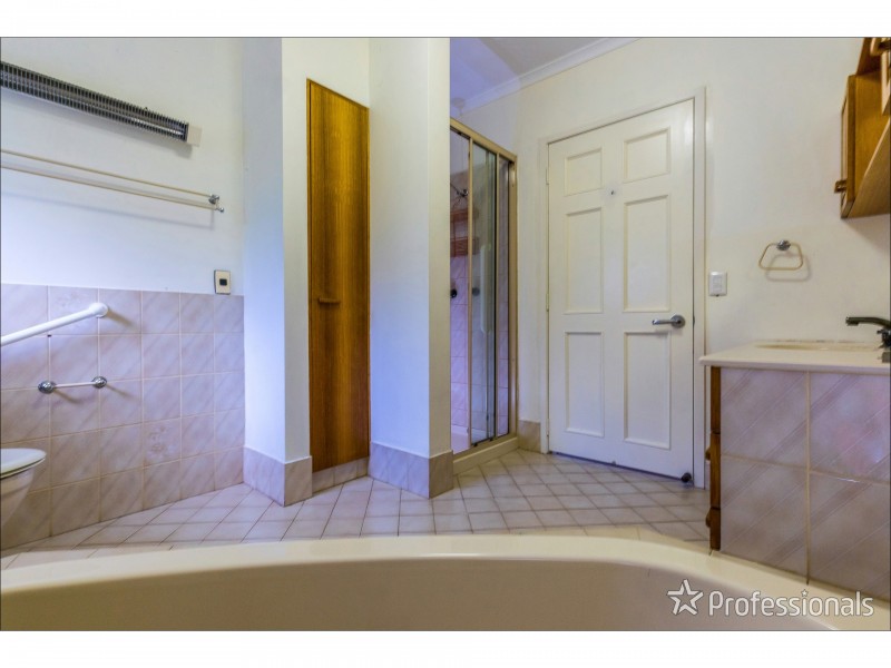 111 Guanaba Road, Tamborine Mountain QLD 4272