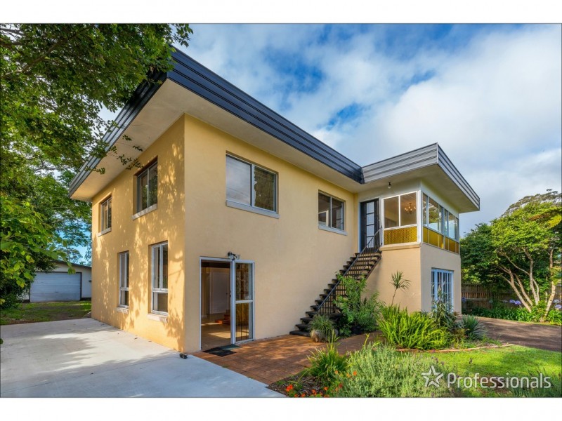 1 Manitzky Road, Tamborine Mountain QLD 4272