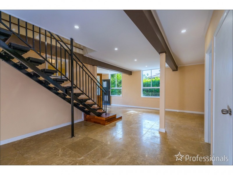 1 Manitzky Road, Tamborine Mountain QLD 4272