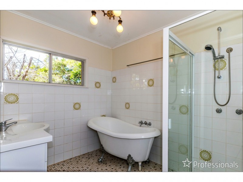 1 Manitzky Road, Tamborine Mountain QLD 4272