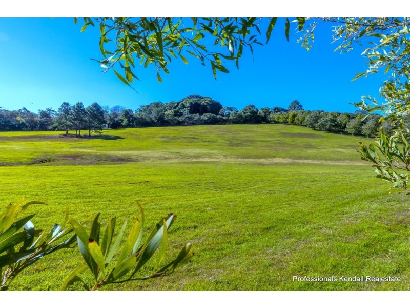 83 Curtis Road, Tamborine Mountain QLD 4272