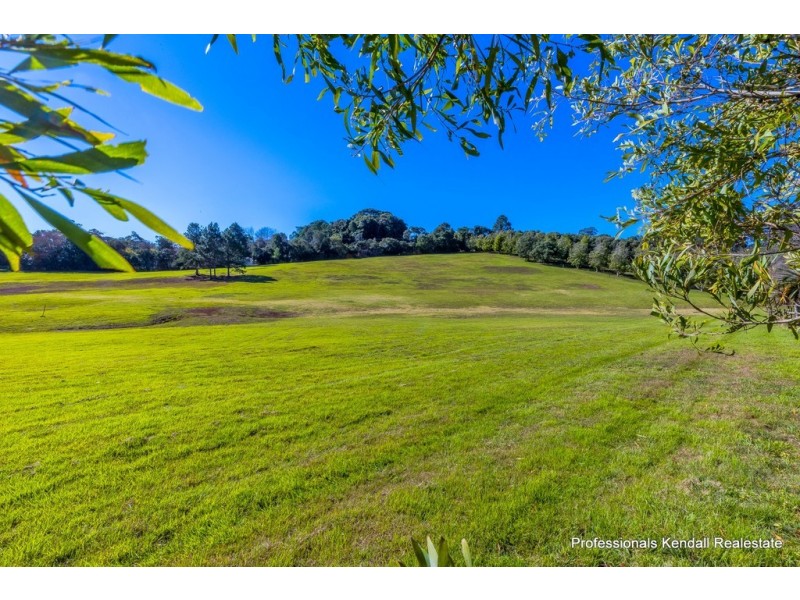 83 Curtis Road, Tamborine Mountain QLD 4272