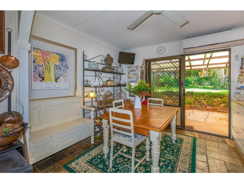 137139 Beacon Road, Tamborine Mountain QLD 4272 Professionals