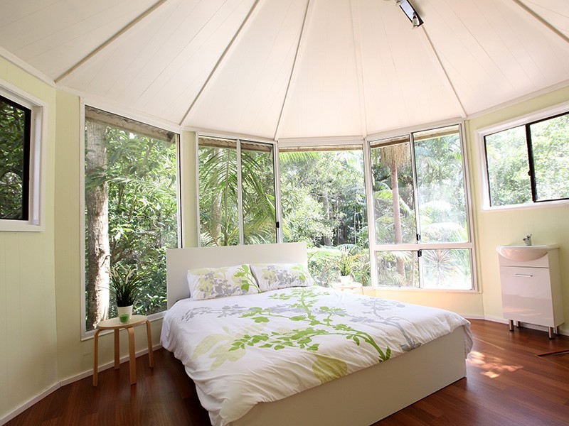34 Kinabalu Drive, Tamborine Mountain QLD 4272