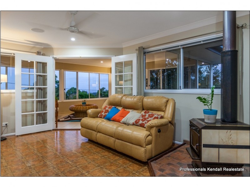 9 Saguaro Court, Tamborine Mountain QLD 4272