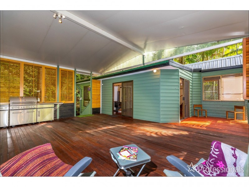 5 Kinabalu Drive, Tamborine Mountain QLD 4272