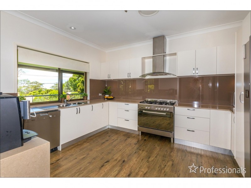 12 Carey Parade, Tamborine Mountain QLD 4272