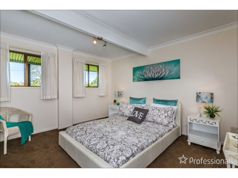 12 Carey Parade, Tamborine Mountain QLD 4272