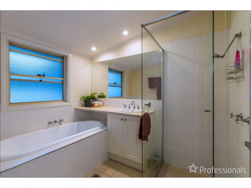 1 Bartle Road, Tamborine Mountain QLD 4272