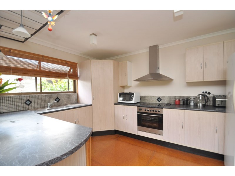 69 Kinabalu Drive, Tamborine Mountain QLD 4272