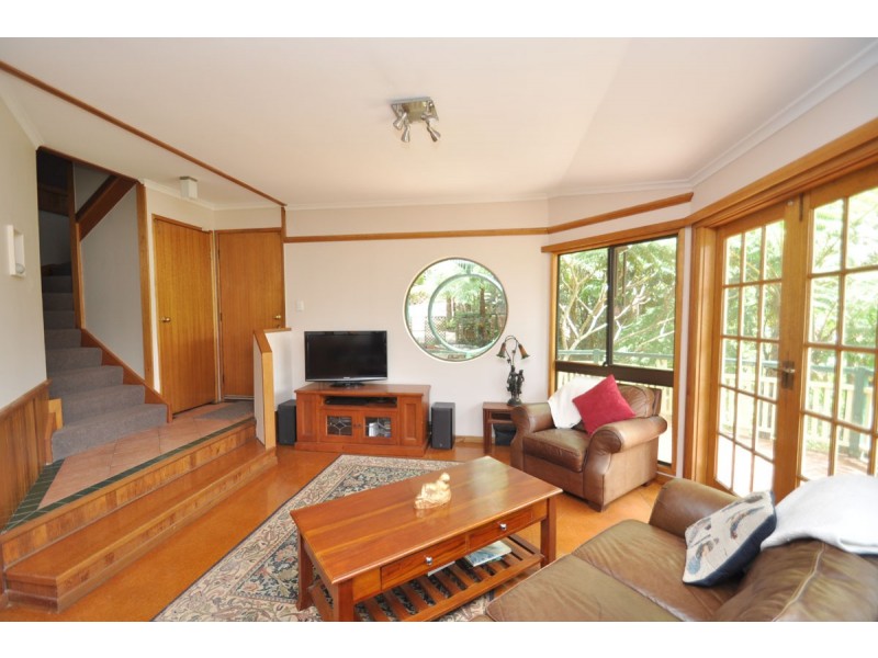 69 Kinabalu Drive, Tamborine Mountain QLD 4272