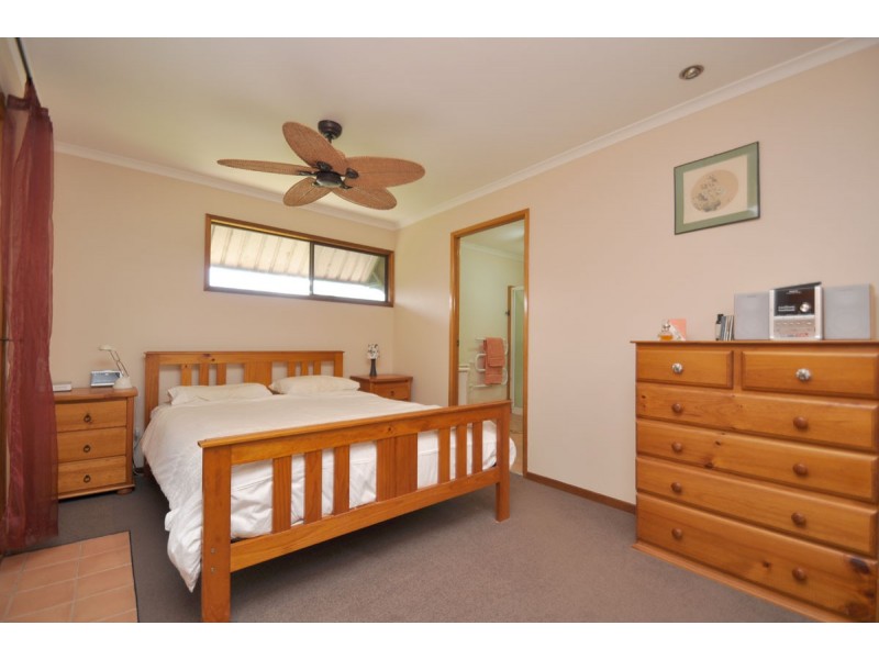 69 Kinabalu Drive, Tamborine Mountain QLD 4272