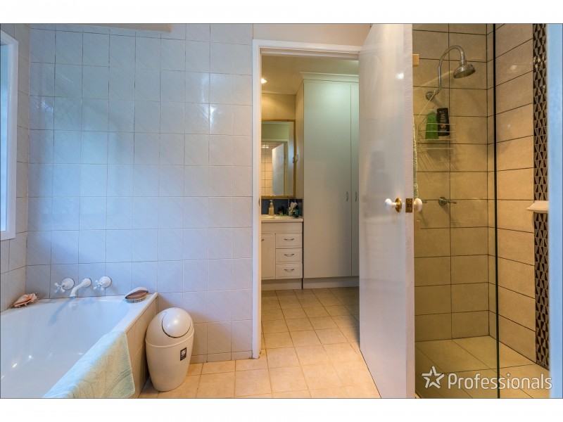 50 Kootenai Drive, Tamborine Mountain QLD 4272