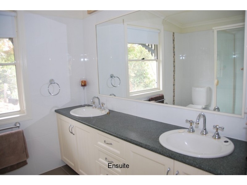 Eagle Heights QLD 4271