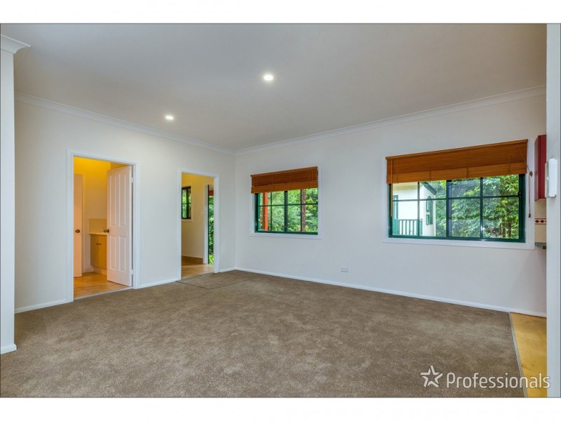 42 Dapsang Drive, Tamborine Mountain QLD 4272