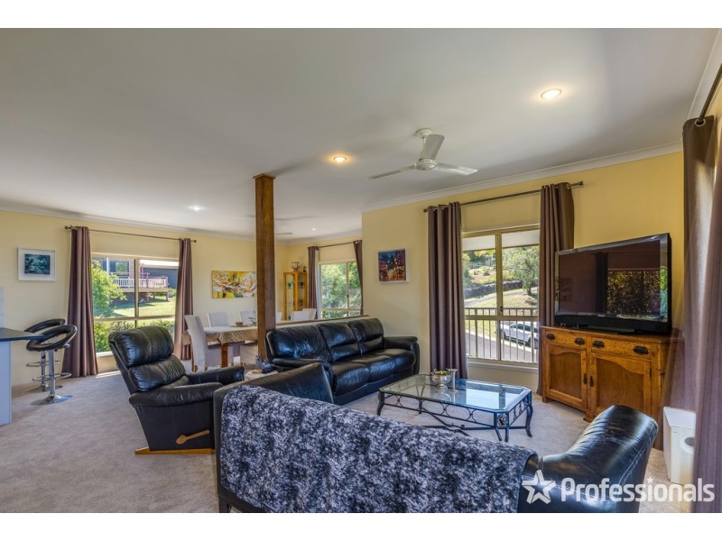 8-10 Flores Court, Tamborine Mountain QLD 4272