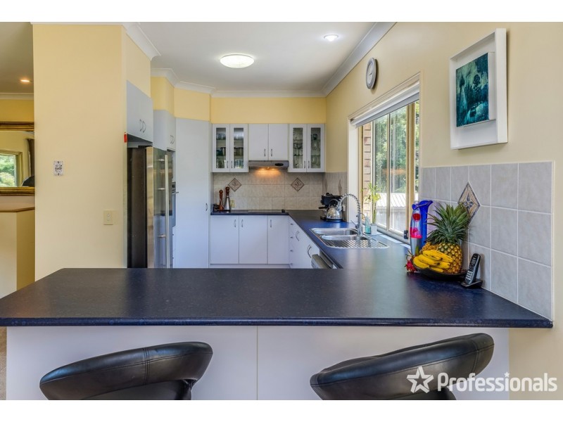 8-10 Flores Court, Tamborine Mountain QLD 4272