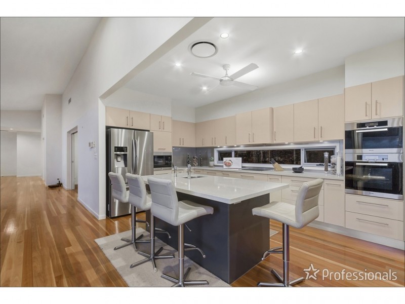 302 Wongawallan Drive, Wongawallan QLD 4210