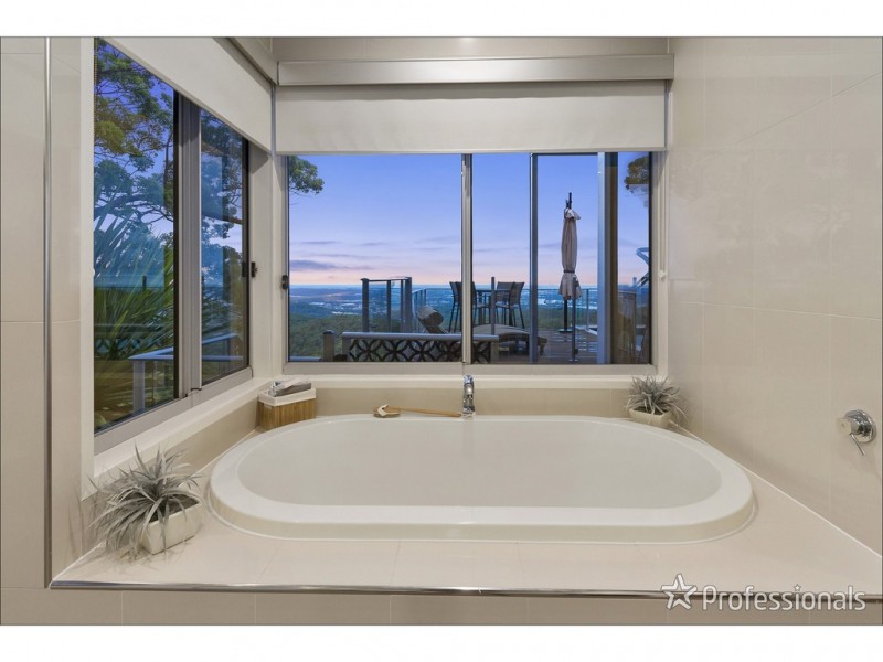 302 Wongawallan Drive, Wongawallan QLD 4210