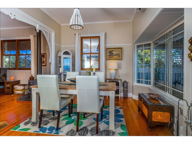 208 Beacon Road, Tamborine Mountain QLD 4272