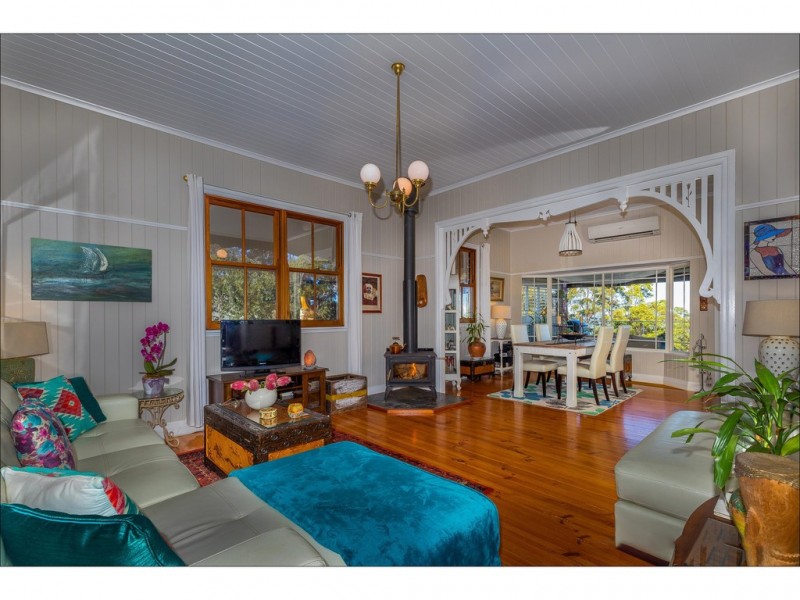208 Beacon Road, Tamborine Mountain QLD 4272