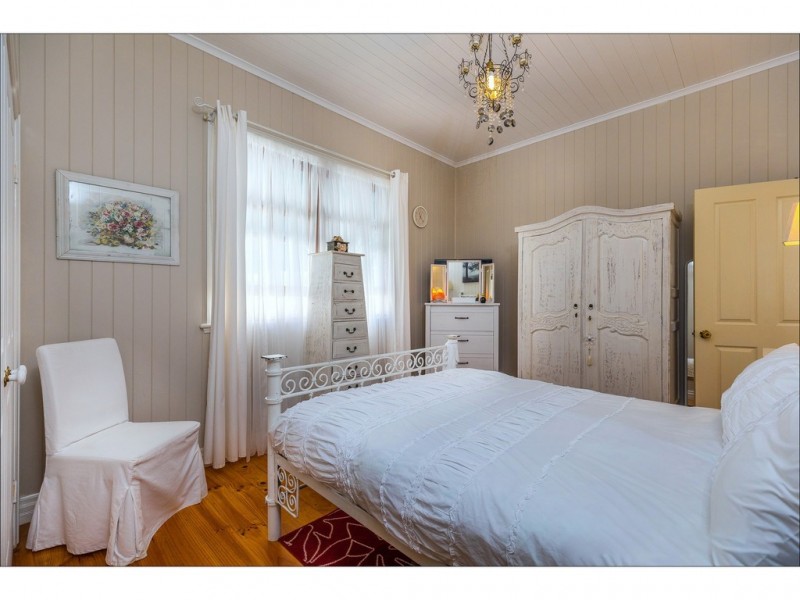 208 Beacon Road, Tamborine Mountain QLD 4272