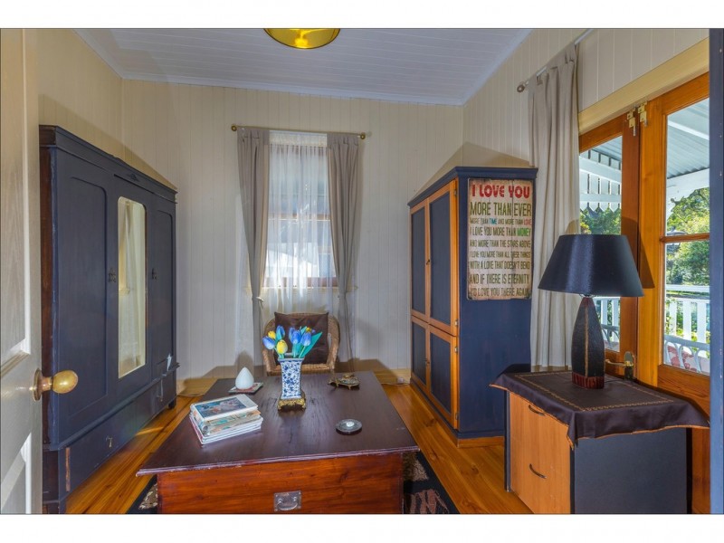 208 Beacon Road, Tamborine Mountain QLD 4272