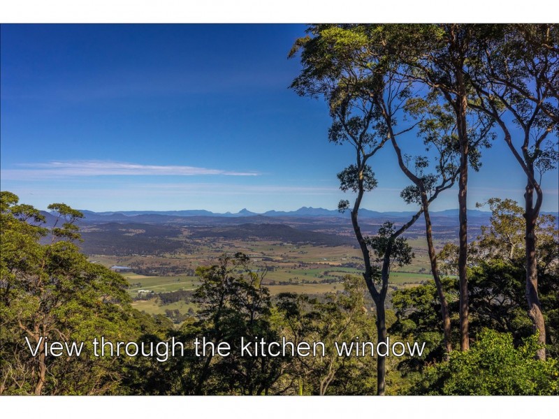 208 Beacon Road, Tamborine Mountain QLD 4272