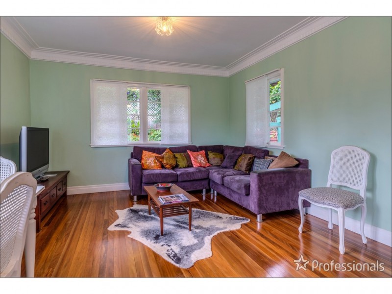 12 Kinabalu Drive, Tamborine Mountain QLD 4272