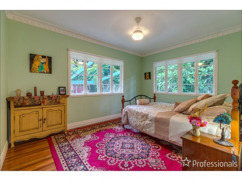 12 Kinabalu Drive, Tamborine Mountain QLD 4272