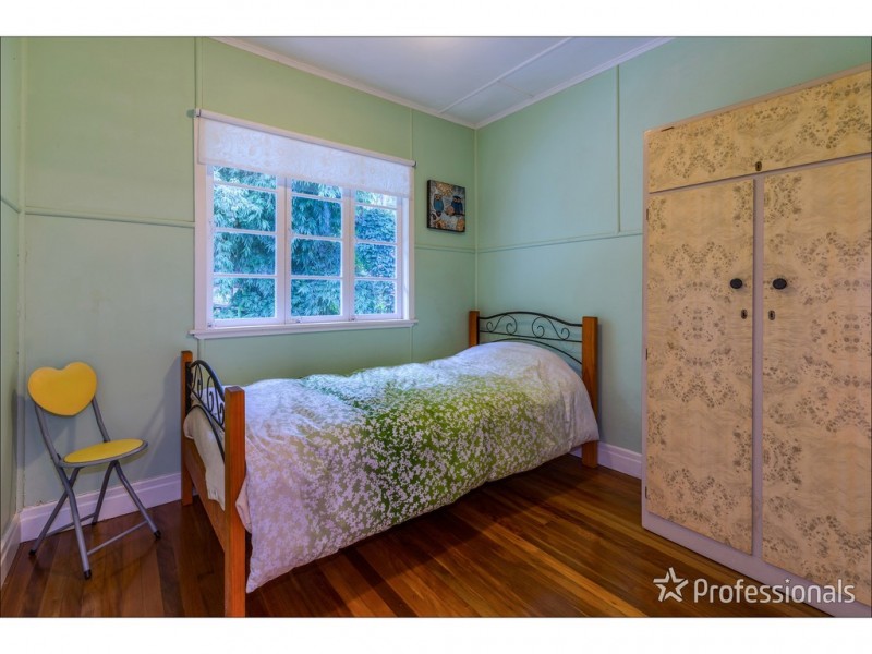 12 Kinabalu Drive, Tamborine Mountain QLD 4272