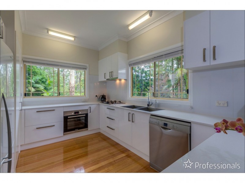 42 Wongawallan Road, Tamborine Mountain QLD 4272