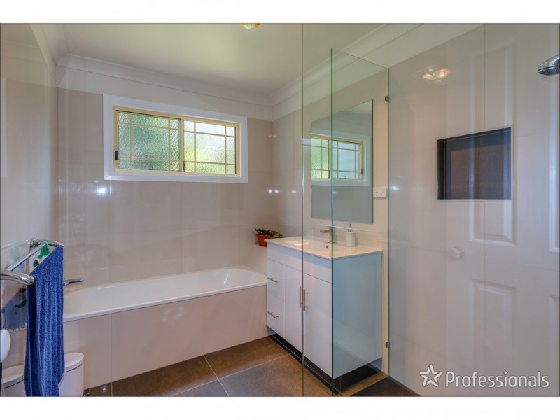 42 Wongawallan Road, Tamborine Mountain QLD 4272