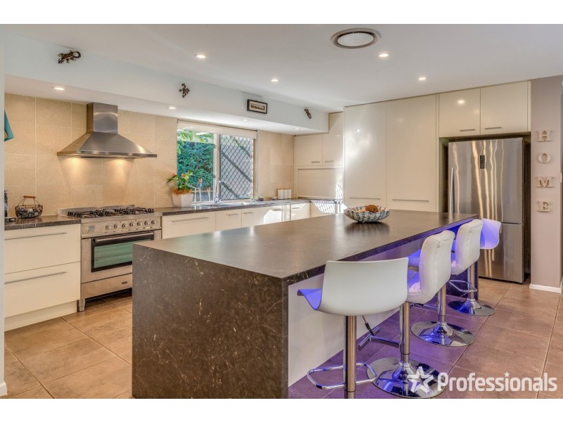 46 Crest Hill Drive, Wongawallan QLD 4210