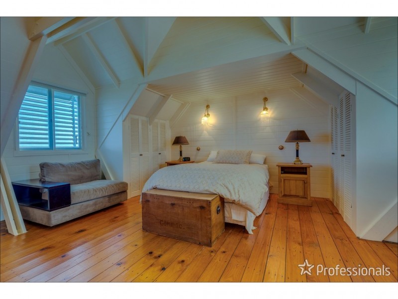 10 Wildflower Court, Tamborine Mountain QLD 4272