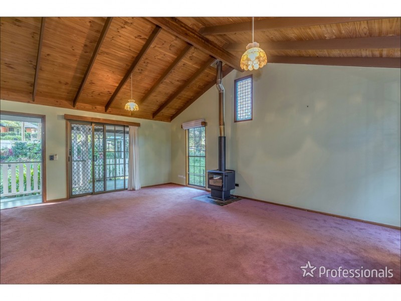 9 Wongawallan Road, Tamborine Mountain QLD 4272