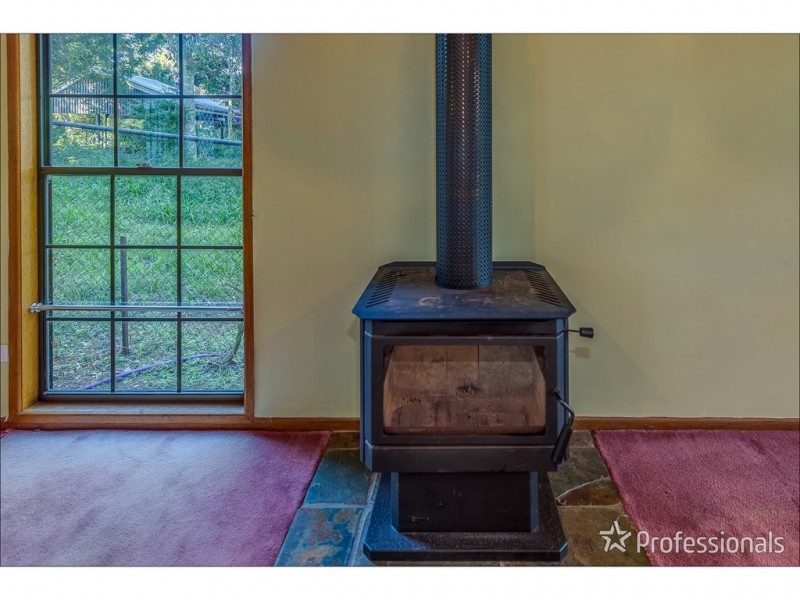 9 Wongawallan Road, Tamborine Mountain QLD 4272