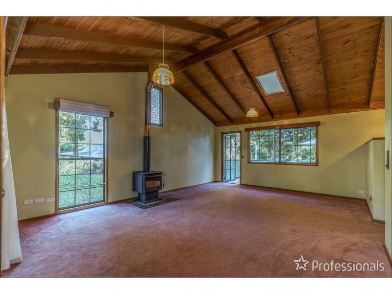 9 Wongawallan Road, Tamborine Mountain QLD 4272