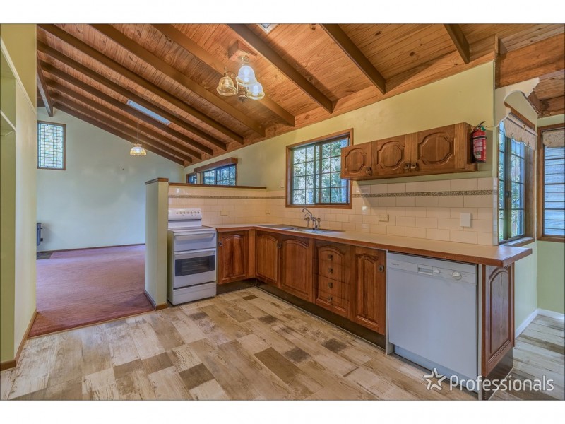 9 Wongawallan Road, Tamborine Mountain QLD 4272