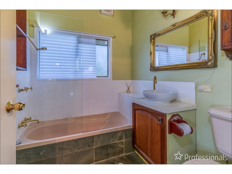 9 Wongawallan Road, Tamborine Mountain QLD 4272