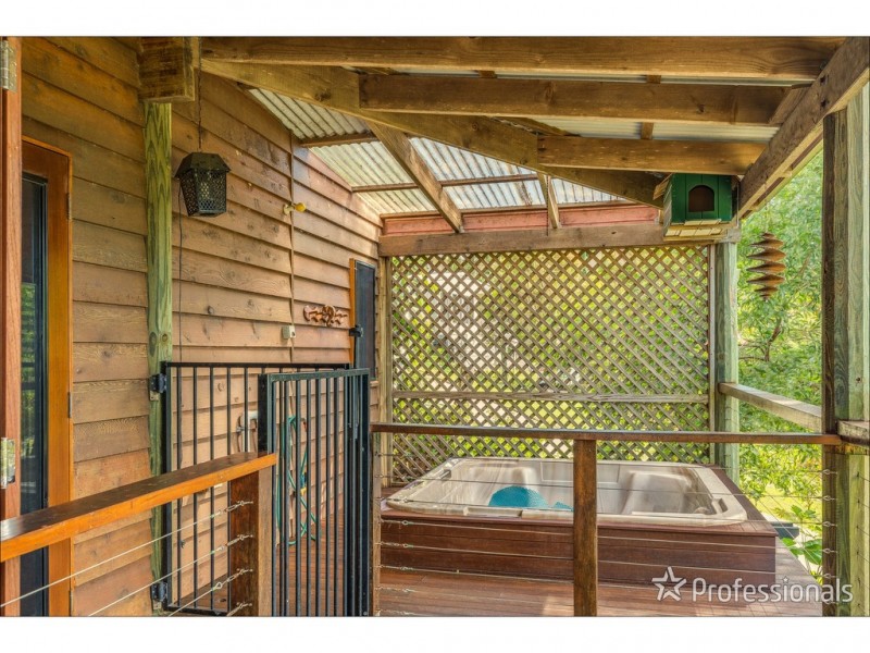 10 Kailas Court, Tamborine Mountain QLD 4272