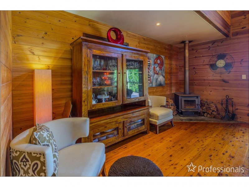 10 Kailas Court, Tamborine Mountain QLD 4272