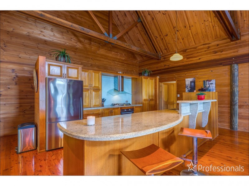 10 Kailas Court, Tamborine Mountain QLD 4272