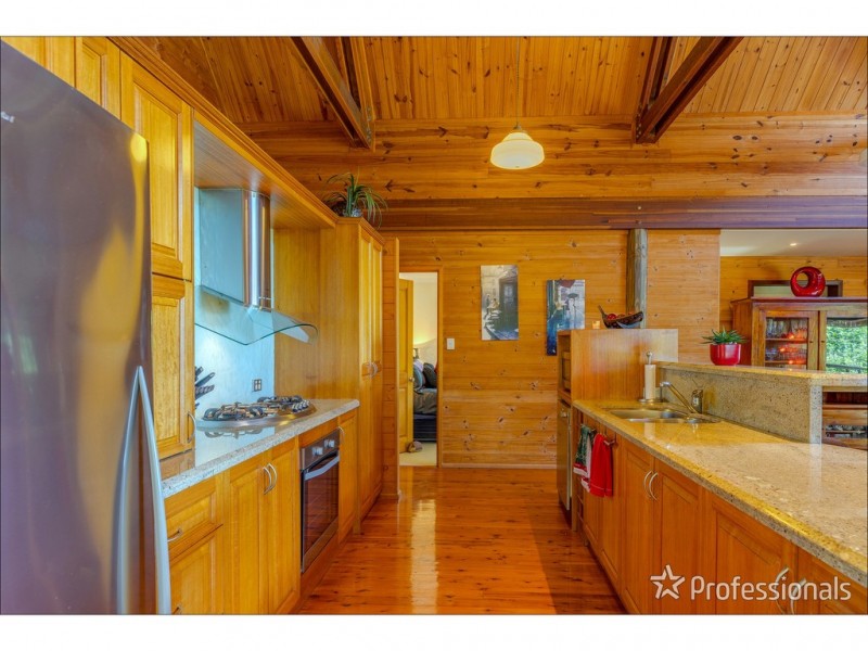 10 Kailas Court, Tamborine Mountain QLD 4272