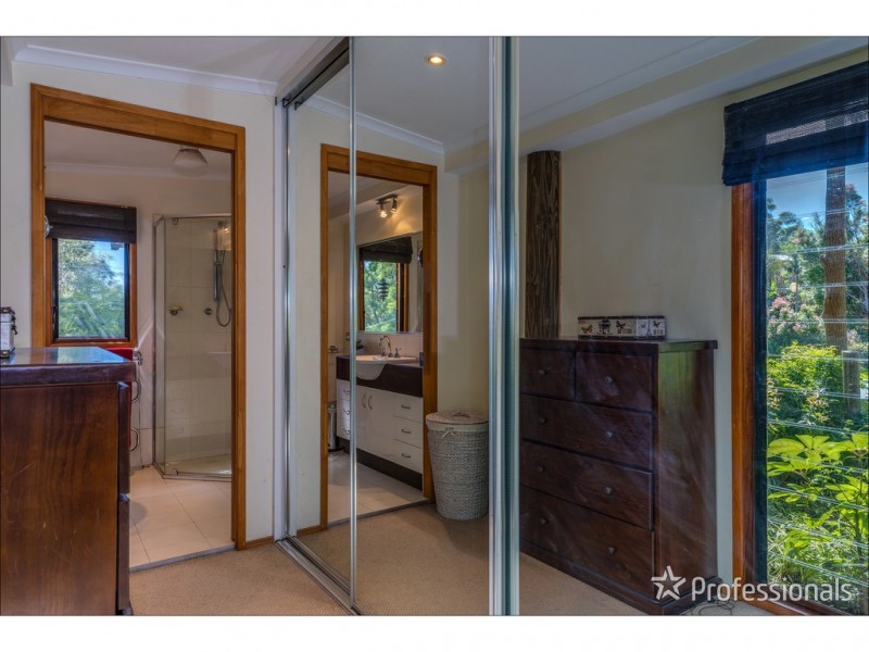 10 Kailas Court, Tamborine Mountain QLD 4272