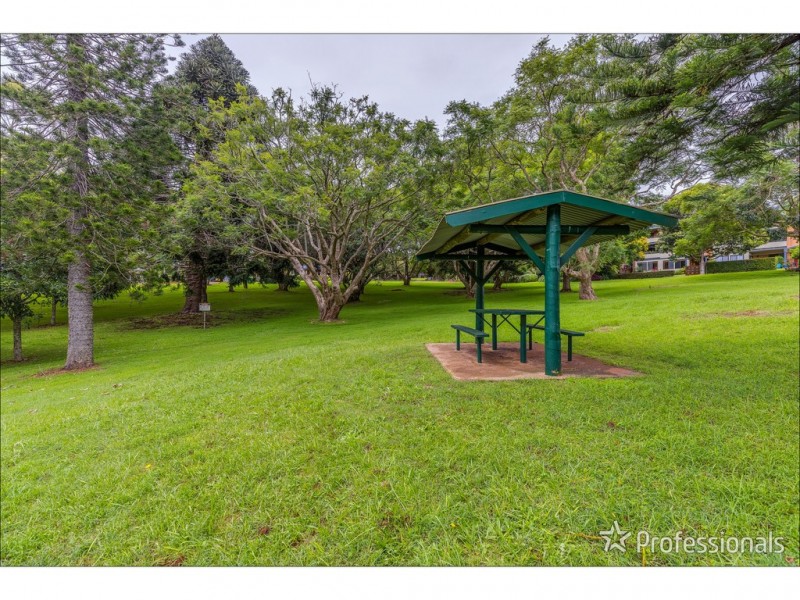 19 Tweed Heads Avenue, Tamborine Mountain QLD 4272