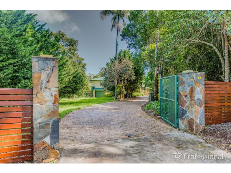 42 Knoll Road, Tamborine Mountain QLD 4272