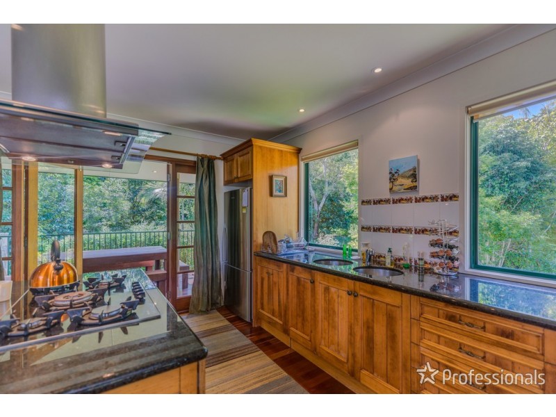 42 Knoll Road, Tamborine Mountain QLD 4272