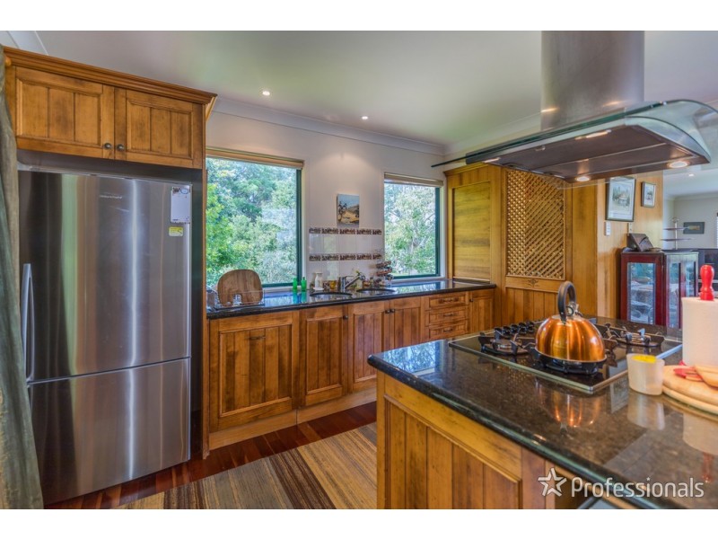 42 Knoll Road, Tamborine Mountain QLD 4272