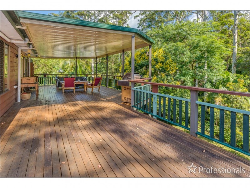 40 Kinabalu Drive, Tamborine Mountain QLD 4272